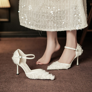 Escarpins à bout pointu pour femme Y25966 avec embellissement floral, bride à la cheville, talon aiguille, chaussures D'Orsay tendance - Product Image 2