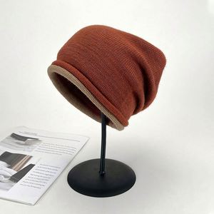 Vente en gros de bonnets en tricot multicolores chauds, bonnets en tricot personnalisés avec logo, chapeaux d'hiver pour femmes et hommes - Product Image 2
