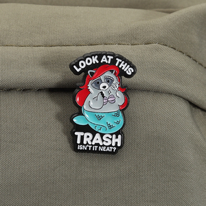 Pin de Esmalte con Diseño de Mapache Sirena, Inspirado en el Anime, con Temática de Basura, Broche, Insignia de Solapa, Joyería al por Mayor - Product Image 3