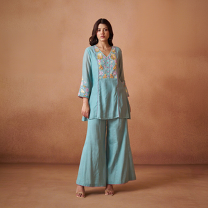 Conjunto de Kurta Recta Bordada en Azul Cielo para Mujer, con Pantalones Palazzo, Traje Tradicional Indio-Pakistaní para Fiestas - Product Image 1