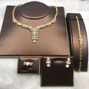 Factory Wholesale Dubai Bridal Wedding Necklace Jewelry 4 Piece Set 24K Gold Plated Diamond Jewelry for Women
