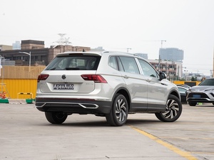 Voiture d'occasion <span class=keywords><strong>2023</strong></span> <span class=keywords><strong>Volkswagen</strong></span> <span class=keywords><strong>Tiguan</strong></span> L 380TSI <span class=keywords><strong>R</strong></span>-<span class=keywords><strong>Line</strong></span> AWD | SUV 7 places | 220HP 2.0T Essence 37000KM - Product Image 6