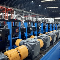 Machine de profilage à rouleaux pour support de panneau solaire réglable avec pompe à engrenages et roulement pour système de montage photovoltaïque sur toiture