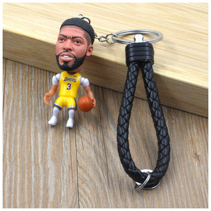 Porte-clés figurines miniatures de basket-ball - Pendentif de sac à dos en résine à collectionner avec anneau tressé en cuir de vachette - Product Image 5