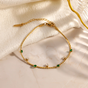 SUMMLY - Pulsera Apilable de Acero Inoxidable con Zirconia Verde Trébol Chapada en Oro de 18K, Joyería de Moda para Mujer, Resistente al Agua, para la Playa - Product Image 5