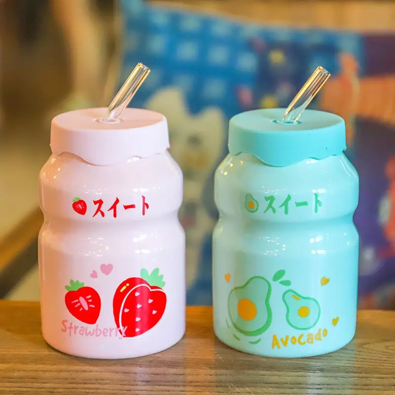 Tasse en céramique de lait de fruits de dessin animé pour filles cadeau d'anniversaire avec paille de verre et couvercle en caoutchouc tasse d'eau potable de bureau en céramique