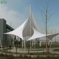 Structure de tente extérieure en membrane tendue Lyfe Modern PVDF, imperméable, résistante au feu et aux UV, avec garantie d'un an