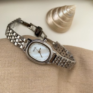 2025 새로운 석영 여성용 시계 레트로 골드 시계 럭셔리 패션 시계 스테인레스 스틸 스트랩 파티 액세서리와 함께 제공됩니다 - Product Image 3