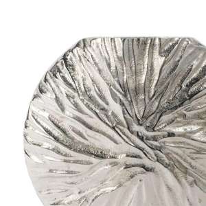 แจกันดอกไม้อลูมิเนียมสไตล์มินิมอล ดีไซน์เรียบหรูทันสมัย สีเงินด้าน เหมาะสำหรับตกแต่งห้องสไตล์ร่วมสมัย - Product Image 3