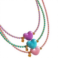 Collier ras du cou bohème en cuivre perlé avec pendentifs cœurs pastel, chaîne color block rose, violet et bleu, pour enfants, femmes et adolescentes