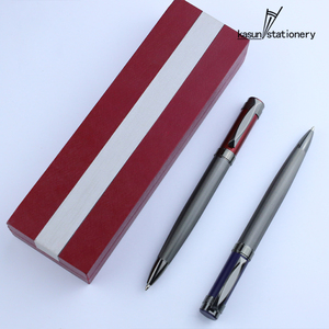 Penna di Lusso in Metallo Incisa con Elegante Logo Personalizzato, Penna a Sfera Regalo e Fornitore - Product Image 5