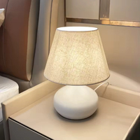 Lampe de table scandinave créative en tissu noir pour salon, lampe de chevet tactile simple et romantique pour chambre à coucher