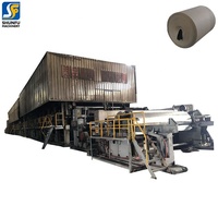 Machine de production de papier ondulé kraft à petite échelle à partir de déchets de papier, contrôlée par PLC, avec pompe à moteur et engrenages, pour la production de carton artisanal