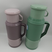 Thermos portable en plastique de 1,8 L avec doublure en verre, sûr pour la rentrée scolaire, revêtement anti-corrosion, réutilisable, couleur personnalisée
