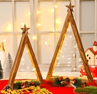 Hochwertiges 2er-Pack Stehende Holz-Weihnachtsbaum-Form Batteriebetriebene Flammen-Klare/Weiße Lichter für Küche Kamin Regal