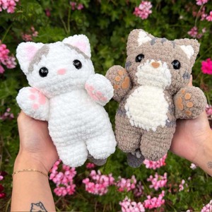 Juguete de Gato de Peluche Hecho a Mano - Adorable Gatito de Peluche con Hilo Suave, Lindo Regalo para Niños y Amantes de los Gatos, Amigurumi de Gato - Product Image 3
