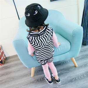 Ropa Infantil Española, Diseño de Empaque para Camisetas y Conjuntos de Leggings de Marca Privada - Product Image 1