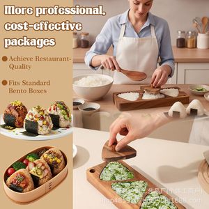 Moule à boulettes de riz triangulaires en bois avec planche de pressage pour la préparation de sushis et de bentos japonais - Product Image 4