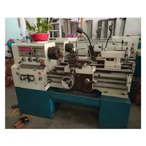 Ikinci el Guangzhou manuel torna C6232A eyer ile 750mm iş parçası uzunluğu Metal torna