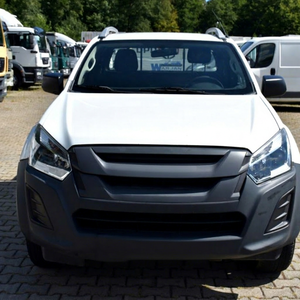 Camion d'occasion ISU ZU D-MAX 2021 avec intérieur foncé, boîte automatique à 6 vitesses, 15 places, toit ouvrant, régulateur de vitesse, ACC - Product Image 1