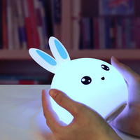 Veilleuse LED moderne en silicone en forme de lapin, lampe de chevet pour chambre à coucher, lampe de dessin animé rechargeable par USB, changeant de couleur, pour enfants et bébés