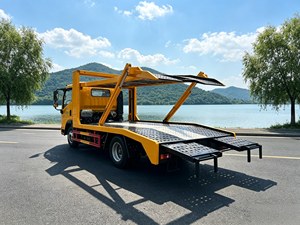 Nuevo Camión Portacoches Ligero Howo 4x2, con Elevador Hidráulico <span class=keywords><strong>de</strong></span> Doble Plataforma, para Transporte <span class=keywords><strong>de</strong></span> 2 Autos en Ciudad y Rescate en Carretera - Product Image 5