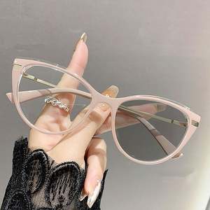 Gafas de Moda 2025 con Protección Anti-luz Azul para Vista Cercana, Montura Ojo de Gato, Lentes Fotocromáticas para Mujer - Product Image 4