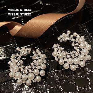 Pendientes de Perlas Redondos Irregulares de Lujo Ligero, Estilo Retro, de Alta Gama, con Circonita, Colección de Nicho, Nuevos Estilos de Otoño e Invierno - Product Image 6