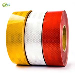 Ruban de sécurité réfléchissant prismatique haute intensité, autocollant d'avertissement à visibilité accrue, feuille réfléchissante auto-adhésive - Product Image 1