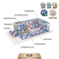 Équipement de jeu intérieur personnalisé : Château rose pastel, toboggan, piscine à balles, tunnel cylindrique, mur d'escalade, sièges de café |   Enfants FEC