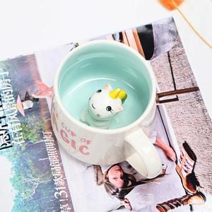 Mug en céramique 3D transfrontalier avec poignée, nouveau design de dessin animé, compatible lave-vaisselle et micro-ondes, pour la maison, le bureau, le <span class=keywords><strong>petit</strong></span>-déjeuner, le lait, le <span class=keywords><strong>café</strong></span>, rouge - Product Image 3