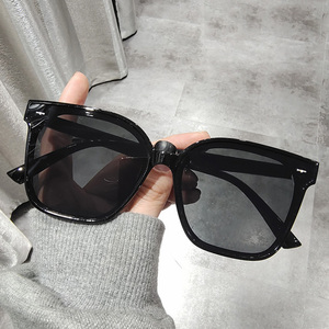 <span class=keywords><strong>De</strong></span> la <span class=keywords><strong>mujer</strong></span> <span class=keywords><strong>gafas</strong></span> <span class=keywords><strong>de</strong></span> sol hombres gran marco <span class=keywords><strong>de</strong></span> <span class=keywords><strong>gafas</strong></span> <span class=keywords><strong>de</strong></span> sol <span class=keywords><strong>de</strong></span> lujo <span class=keywords><strong>de</strong></span> moda <span class=keywords><strong>de</strong></span> la marca <span class=keywords><strong>de</strong></span> ojo <span class=keywords><strong>de</strong></span> gato <span class=keywords><strong>gafas</strong></span> <span class=keywords><strong>de</strong></span> <span class=keywords><strong>2022</strong></span> - Product Image 4