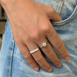 Bague solitaire personnalisée Eternal Knot 0,3 - 1 carat en diamant de laboratoire à 4 griffes en argent sterling pour fiançailles, promesse, anniversaire - Product Image 4