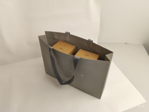 Wholesale <strong>Large</strong> Size Luxury Kraft <strong>Paper</strong> <strong>Bag</strong> Custom <strong>Logo</strong> <strong>Printed</strong> <strong>Paper</strong> for Clothing Packaging - Product Image 4
