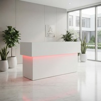 Bureau d'accueil simple en Corian blanc de 2 m, durable, avec éclairage LED RGB pour petits bureaux, hôtels et hôpitaux