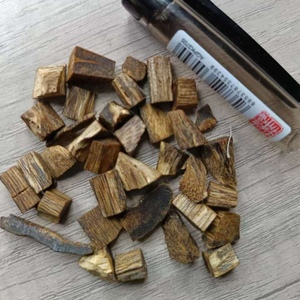 Eco010 Legno di Agar di Hainan, Oud di Guangdong, Scaglie 3A 8-12 Anni, Granuli Piccoli Naturali Senza Additivi per Aromaterapia, Venduto al Chilo - Product Image 5