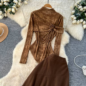 Setelan Kasual 2 Potong untuk Wanita Atasan dan Rok Pinggang Tinggi Pakaian Grosir - Product Image 3