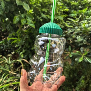 D5144 Copos de Plástico em Forma de Urso de Pelúcia com Design Clássico, Copos de Café e Suco para Uso em Restaurantes - Product Image 5