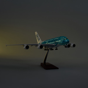 1/160 échelle 46cm ANA Airbus A380 bleu tortue livrée modèle d'avion en résine moulé sous pression avec LED et roues - Product Image 6