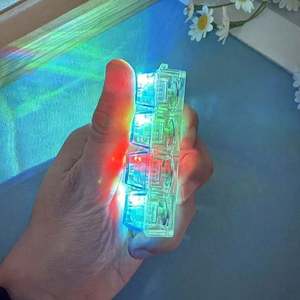 Llavero Portamonedas de Plástico al por Mayor, Personalizado, Totalmente Transparente, Ligero, para Mochila, Duradero y Ecológico - Product Image 4