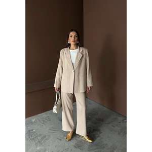 Elegante Conjunto de Traje para Mujer a Rayas Beige, Poliéster y Algodón, Antiarrugas, Pantalones Anchos, Chaqueta, Ropa de Oficina - Product Image 5