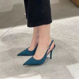 Chaussures à talons hauts raffinées à bout pointu, ornées de strass et découpées, pour femme - Product Image 5