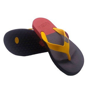 Vente en gros de tongs bicolores avec logo personnalisé, sandales de plage pour hommes, tongs en caoutchouc antidérapantes, fabricant en gros OEM Nicecin Shoes - Product Image 3