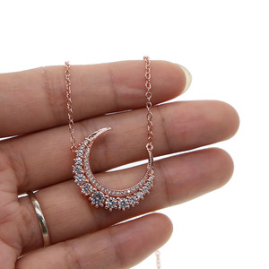 Collana Luna Crescente Laterale in Oro Rosa con Zirconia Cubica Scintillante 5A, <span class=keywords><strong>Gioielli</strong></span> alla Moda - Product Image 5
