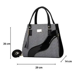 Sac fourre-tout en cuir verni blanc pour femme Fana Marian Cuadri avec bandoulière chaîne et décoration lettres, usage quotidien décontracté - Product Image 4