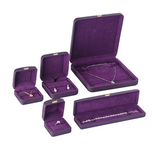Caja de Regalo Rectangular de Piel Sintética de Lujo para Joyería, Esquinas Redondeadas, Logotipo Personalizable, para Anillos de Compromiso, Venta al Por Mayor - Product Image 1