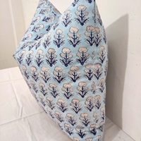 Housse de coussin imprimée en coton 100% bleu pâle à motifs floraux pour canapé, chambre à coucher, décoration de la maison, vente en gros
