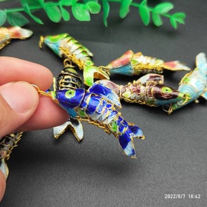 <span class=keywords><strong>Pendentif</strong></span> Poisson Carpe en Émail Cloisonné Chinois 4,5 cm Couleurs Mixtes Rouge Bleu Jaune Noir pour Fabrication de Colliers - Composants DIY - Product Image 6