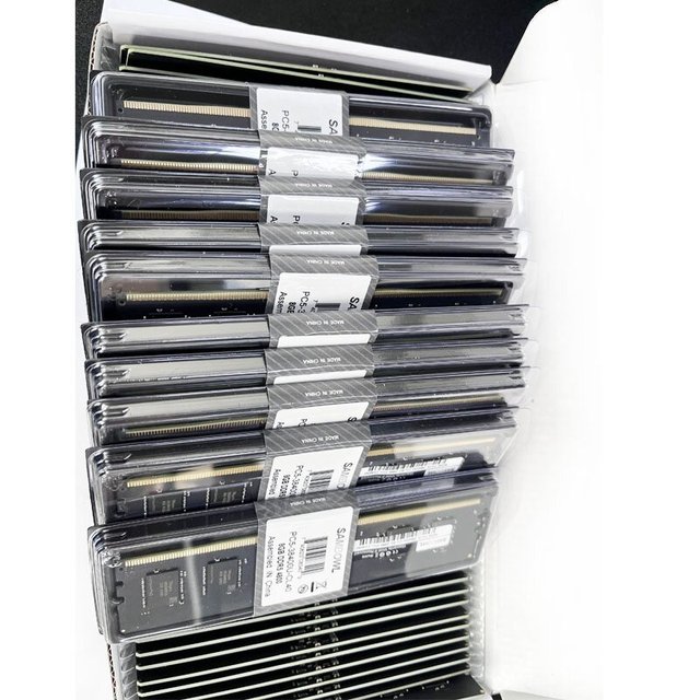 Factory Wholesale of Original DDR5 High-speed Memory Modules, Suitable for Inventory Desktop Computers and Laptops