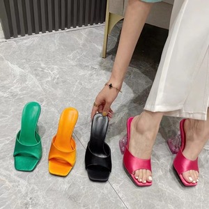 Sandali da Donna con Tacco Trasparente in Cristallo, Ciabatte Estive con Tacco Largo e Punta Aperta - Product Image 2